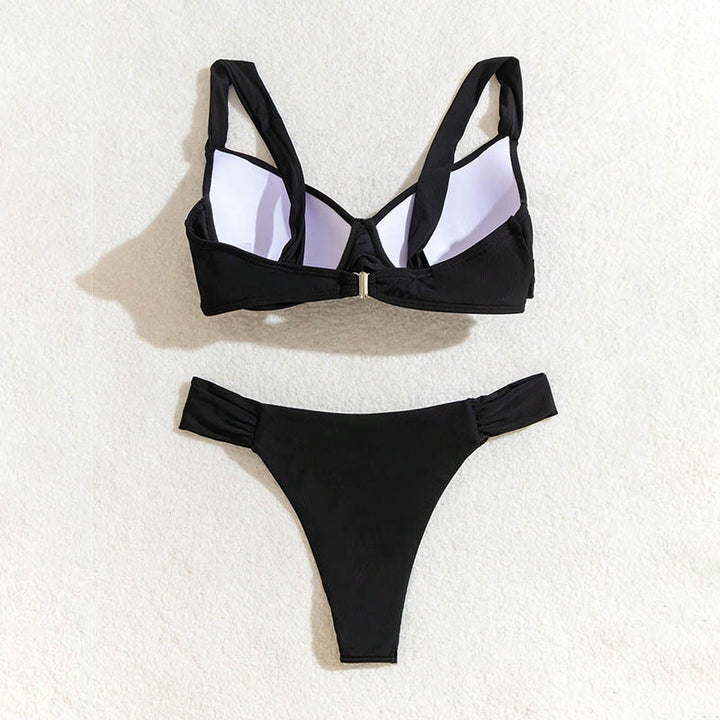 Dame bikini-sæt med elegant indviklet top og højt skåret trusse Stilla