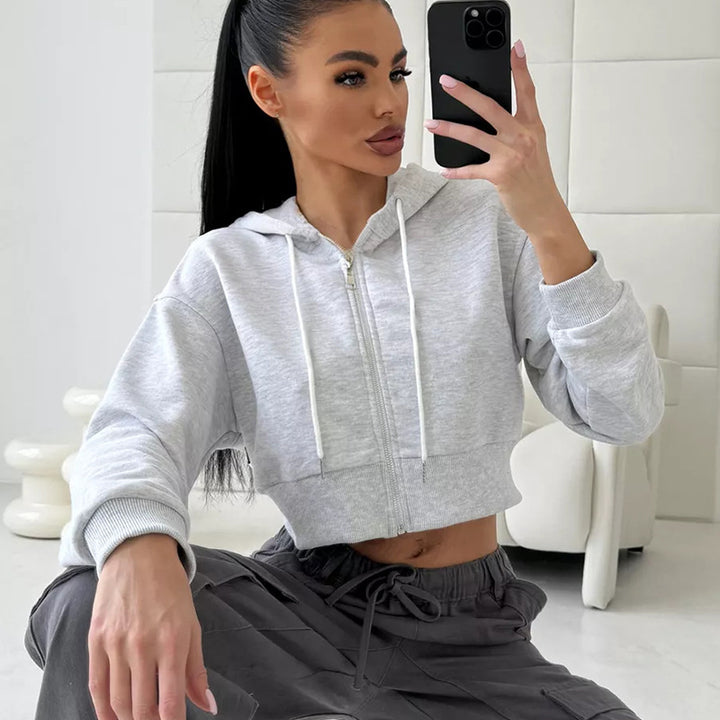 Kvinders cropped hoodie med moderne lynlås og afslappet snit Skovae