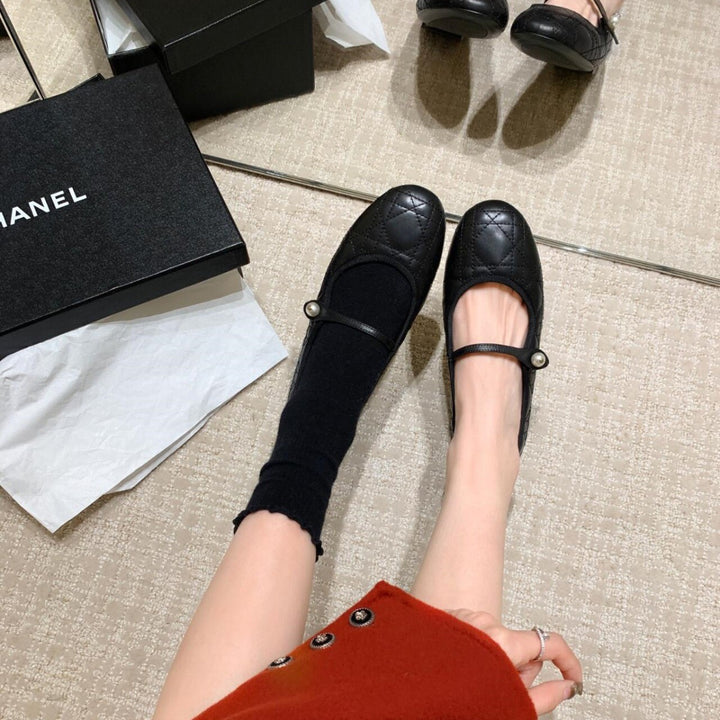 Dame Stepp-Mary Jane Ballerinas med dekorativ perleaccent Stilla