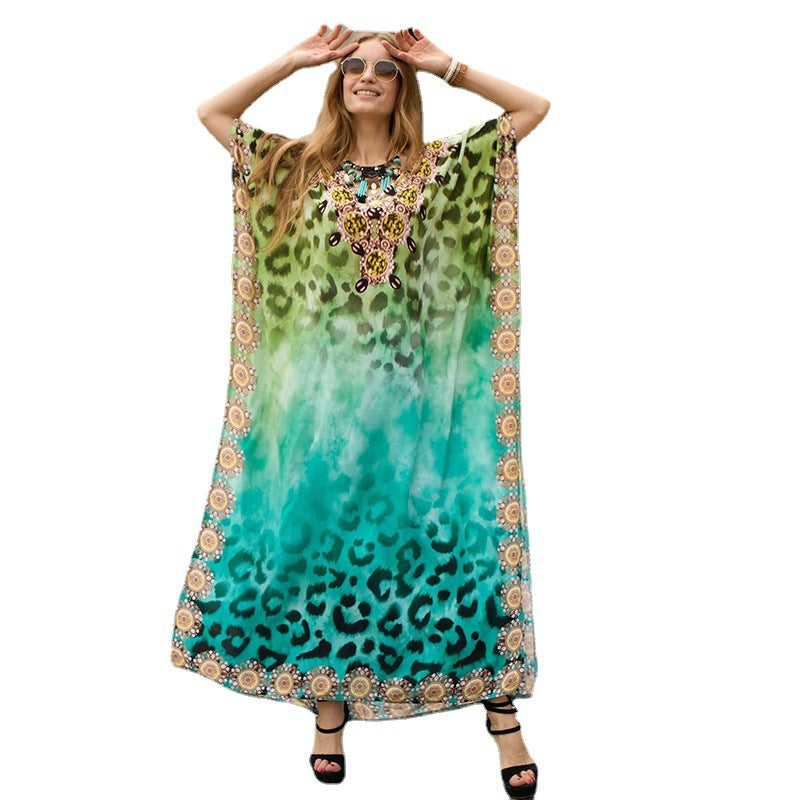 Dame Maxikjole i modern batikdesign Stilla