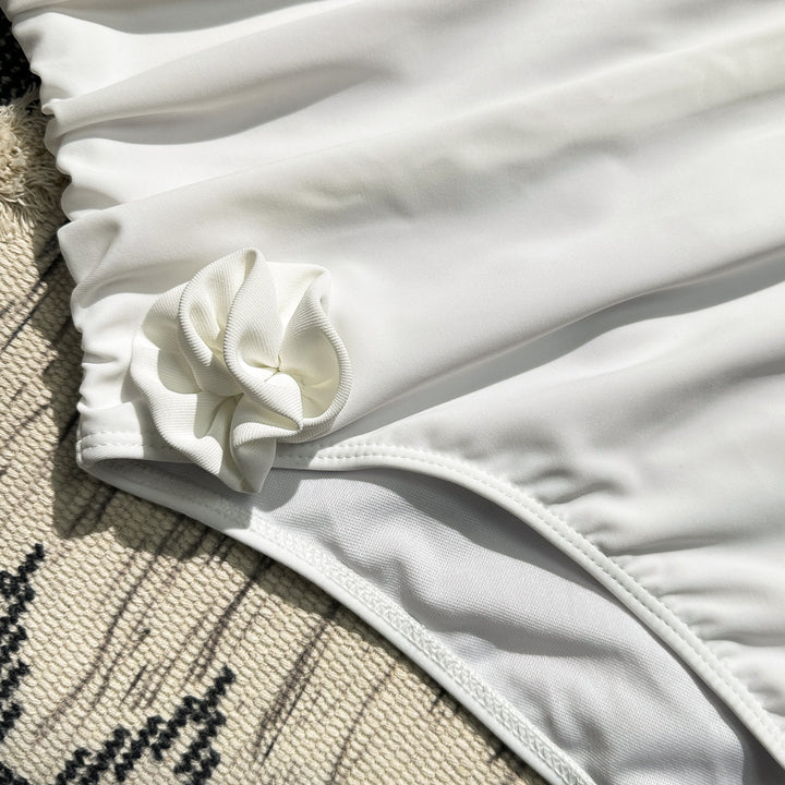 Dame Elegant Én-delt Badedragt med feminine Flæse detaljer Stilla