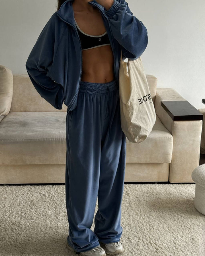 Dame Sports Suit Chic & Stylish