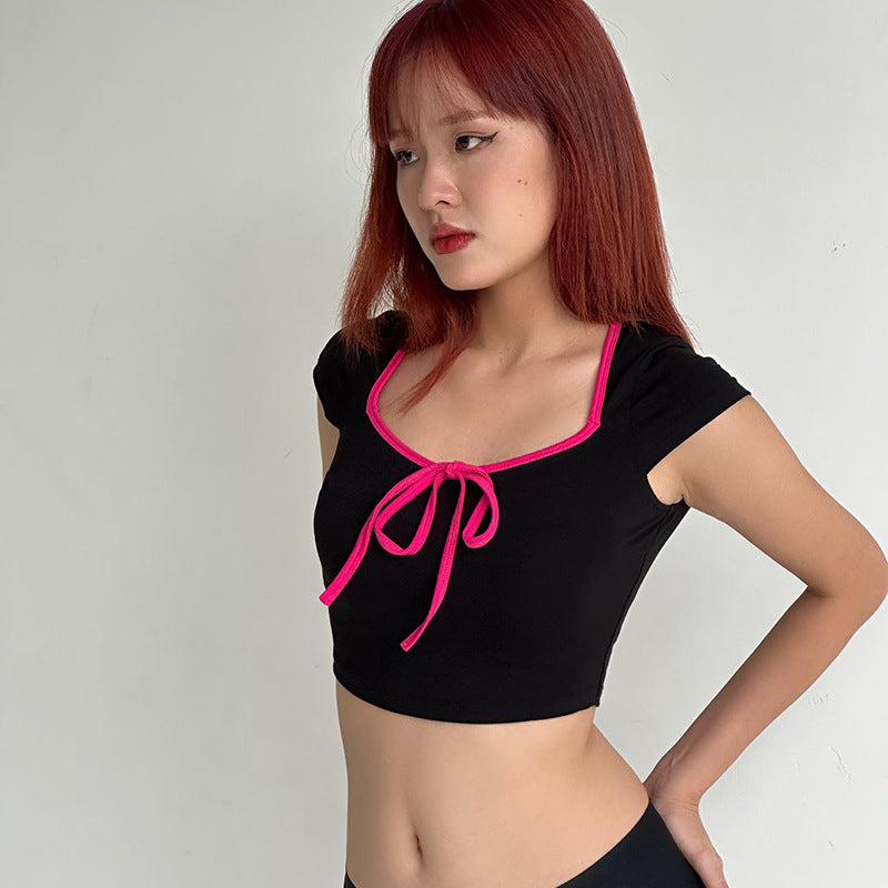 Dame cropped T-shirt med dekorativ bindebånd Skovae