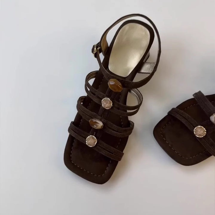 Dame sandaler med blokhæl og dekorative accenter Stilla