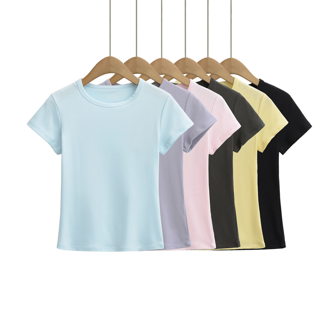 Dame Basic T-shirt med rund udskæring og tætsiddende pasform Stilla