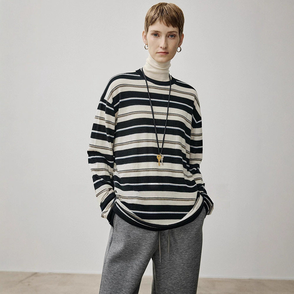 Kvinders oversized strikket sweater med nutidig stribet mønster Stilla