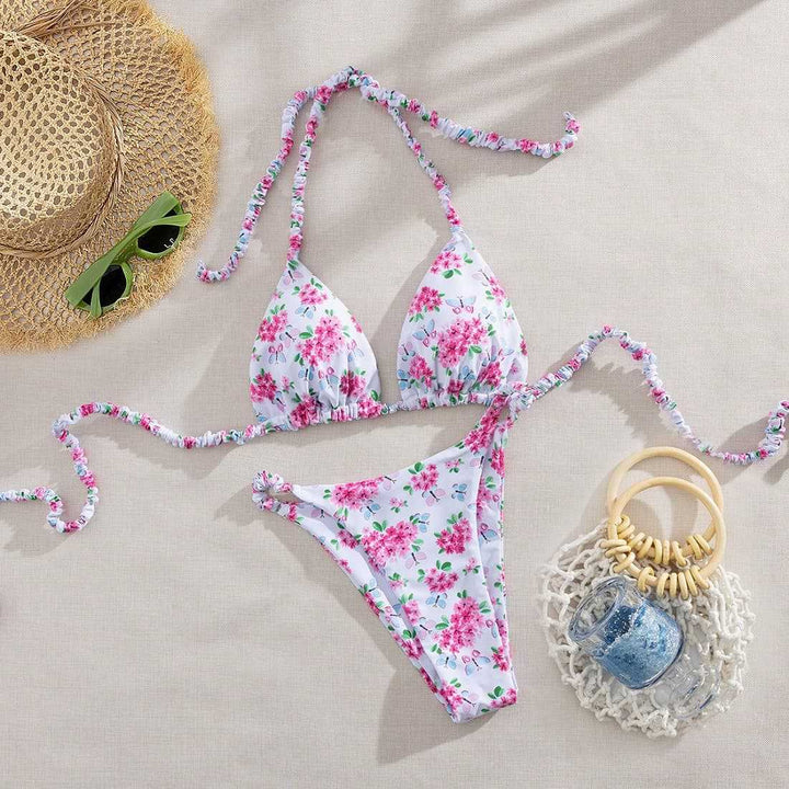 Dame Triangel-Bikini med raffinerede flæser og blomsterdesign Stilla
