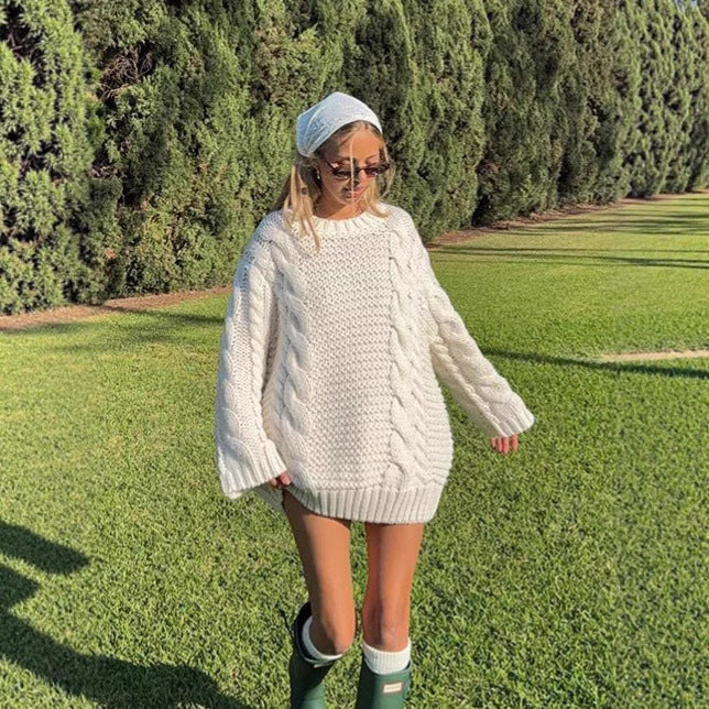 Kvinders hyggelige chunky strik sweater med moderne kabelmønster og afslappet pasform Stilla