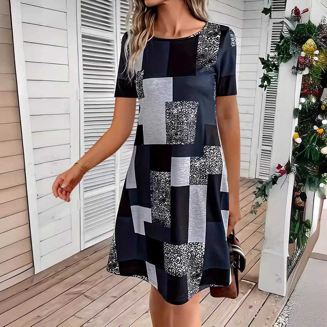 Dame fritidskjole med moderne patchwork-mønster og komfortabel pasform Stilla