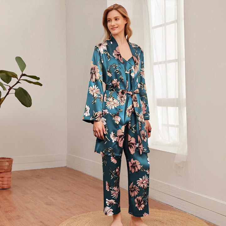 Dame Satin Pyjamasæt med blomsterdesign og farverige detaljer Stilla