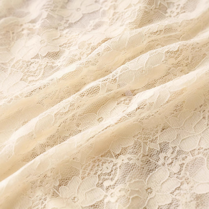 Dame spidsbluse med raffinerede detaljer og elegant snit Stilla