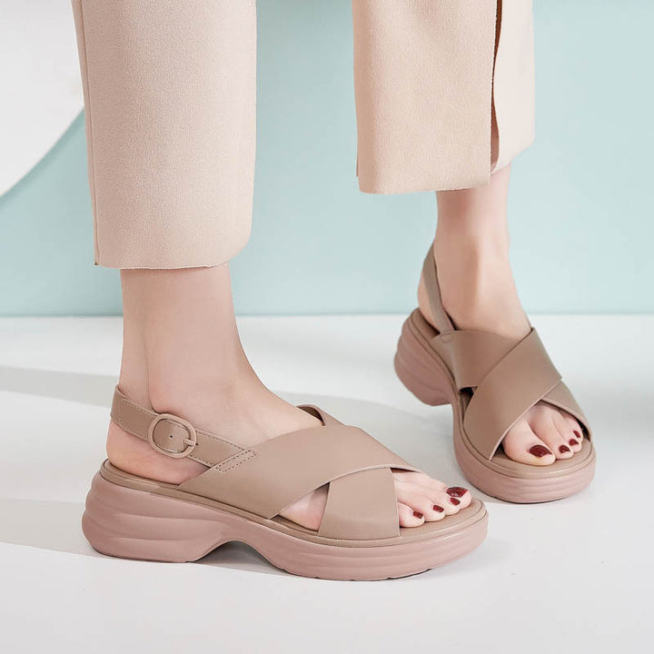 Dame Komfortable Sandaler med fashionable rem lukning og ultralet fodseng Stilla