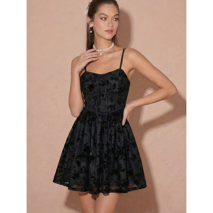 Damen Sommerliches Minikleid mit feinen Spitzenakzenten Skovae