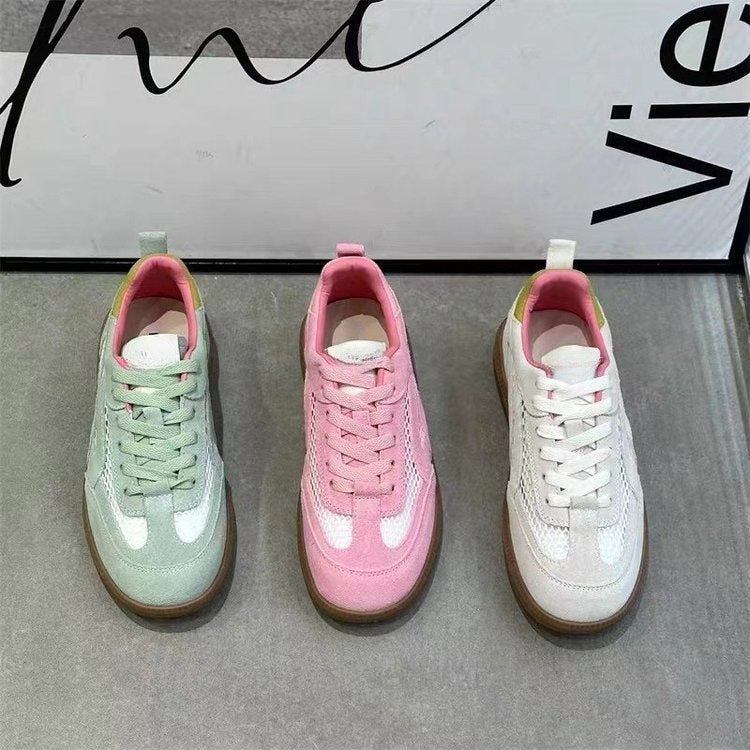 Dame sneakers i sportsligt-elegant design med åndbart mesh-overflade og modeaccent Stilla