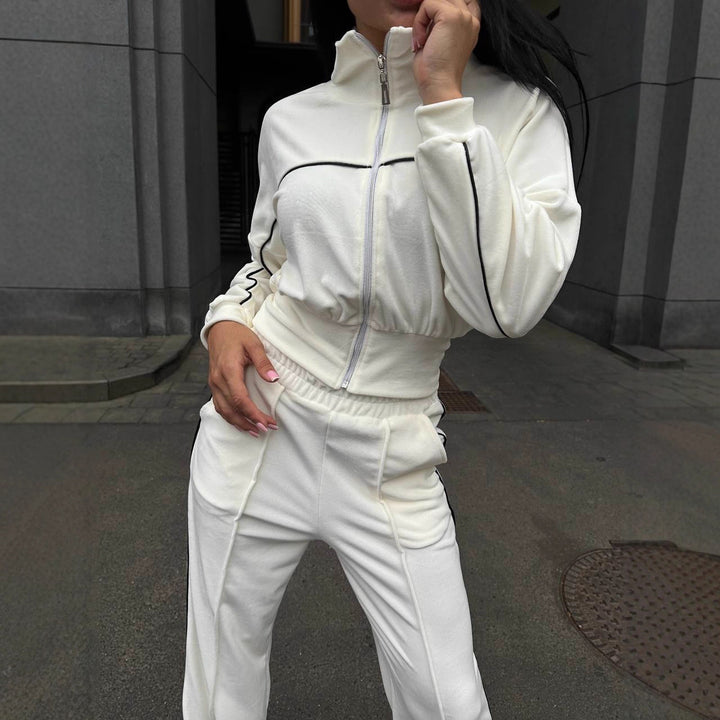 Kvinders sporty fleece lounge-sæt med cropped jakke og behagelige bukser Skovae