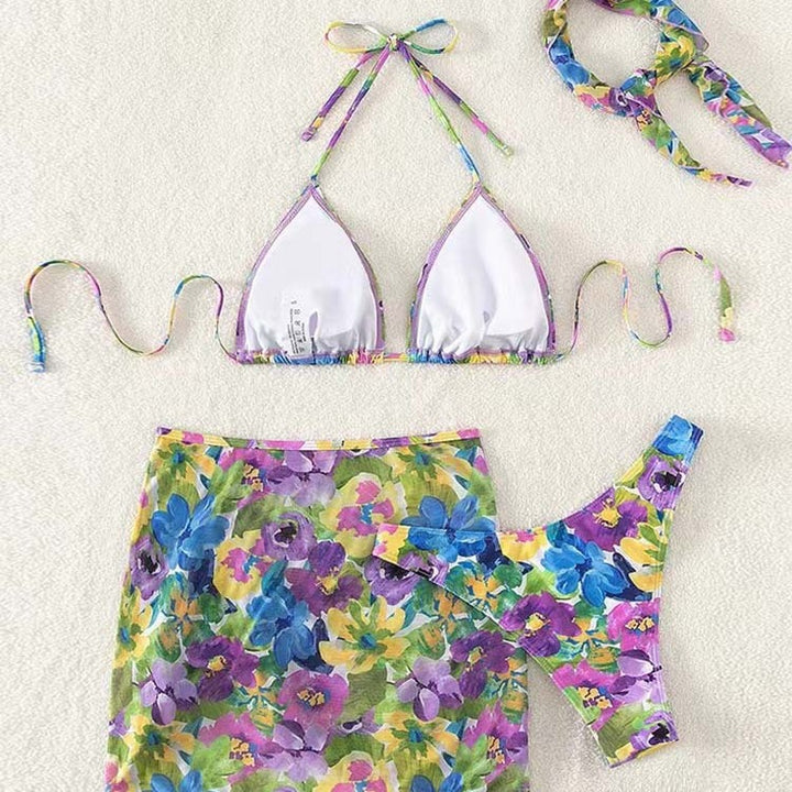 Dame trekantet blomstertil bikini med justerbar sarong Stilla