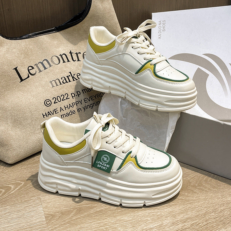Dame Chunky Sneakers med komfortabelt såleprofil og farverige accenter Stilla
