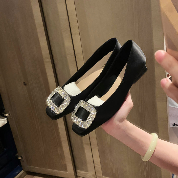 Dame stilfulde flade sko med lav blokhæl og rhinestones spænde akcent Stilla