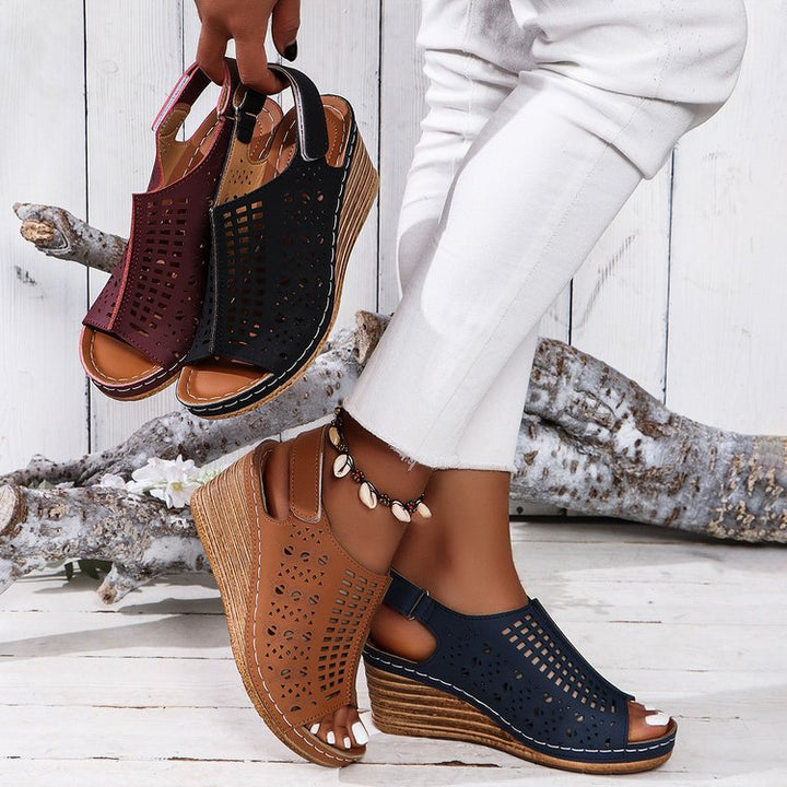 Dame Wedge-sandaler med perforeret overdel og skridsikker sål Stilla
