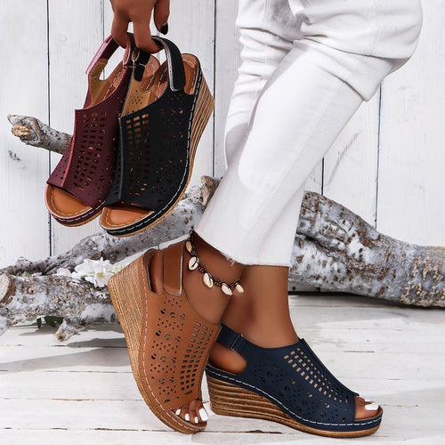 Dame Wedge-sandaler med perforeret overdel og skridsikker sål Stilla