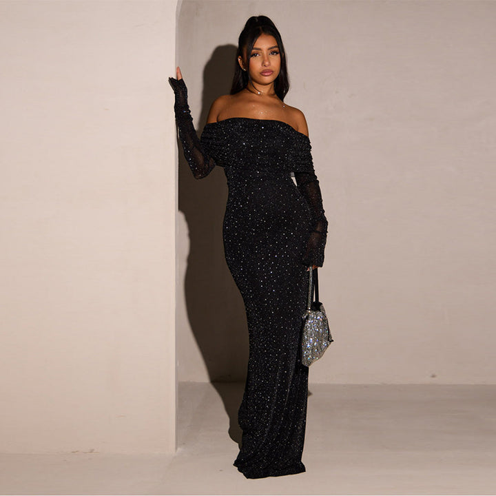 Damer Elegant off-shoulder maxikjole med glitrende accenter Skovae
