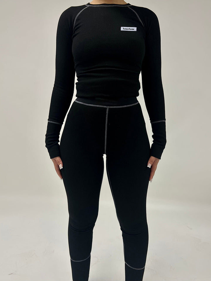Dame leggings-sæt med langærmet top og figurskabende design Stilla