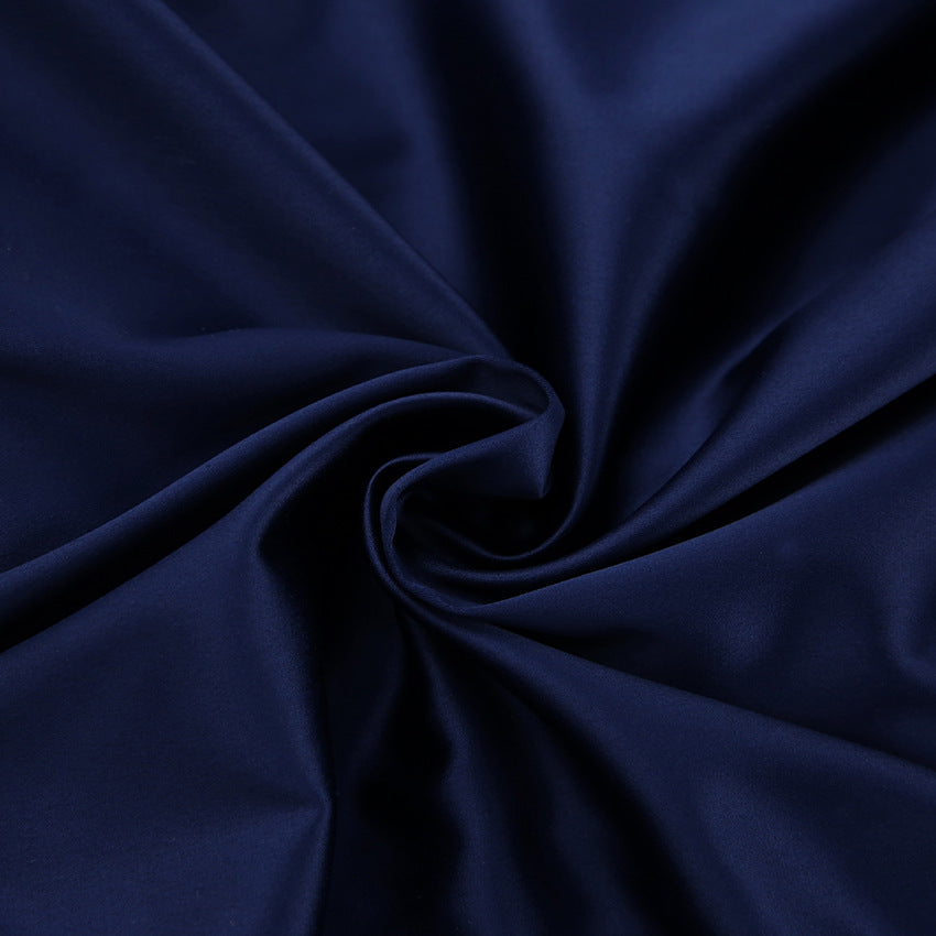 Dame Satin-Pyjamasæt med moderne snit og elegante detaljer Stilla