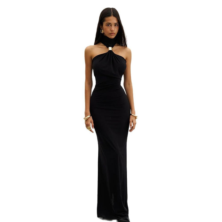 Dame Elegant maxikjole med smart halterneck og figurtilpasset snit Skovae