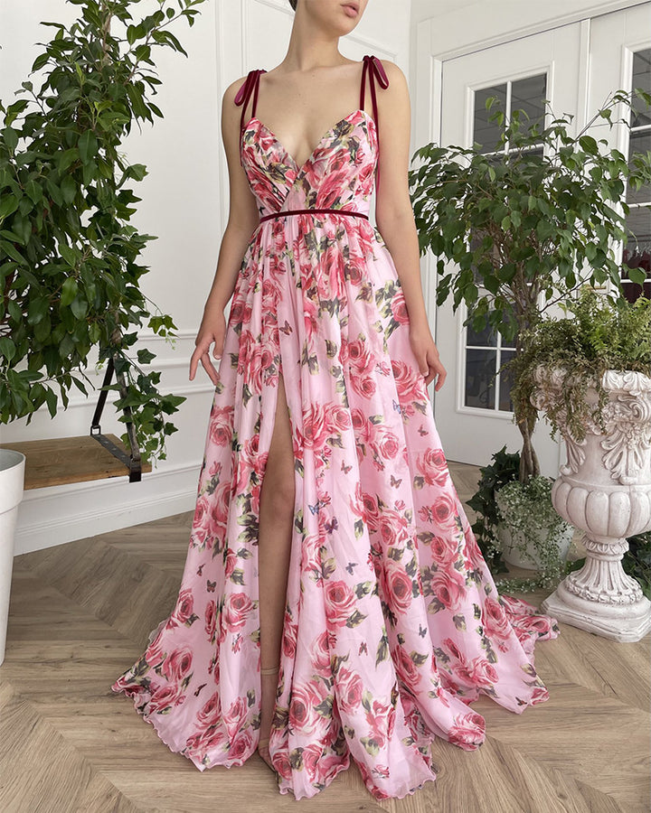 Dame maxikjole med elegant V-udskæring og blomsterdesign Stilla