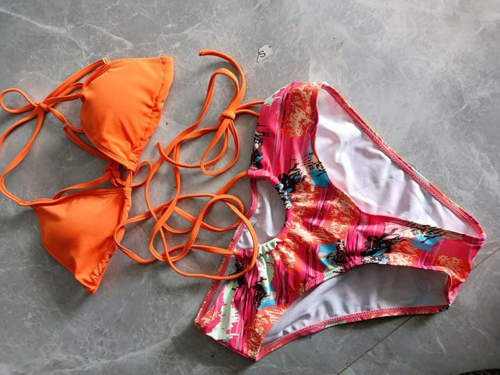 Dame bikini sæt med trendy trekants top og justerbar trusse Stilla
