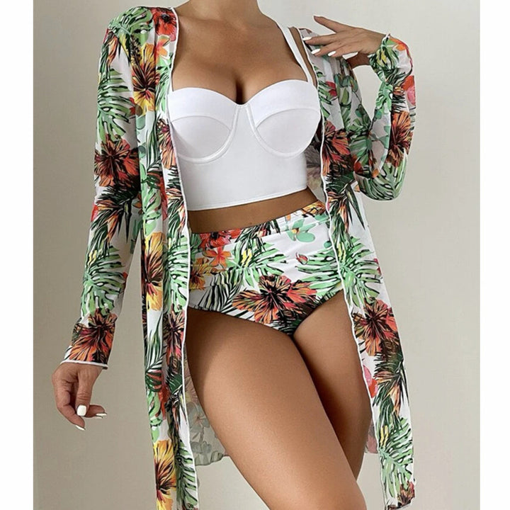 Dame strandoutfit med floralt cover-up og højt skåret bikini Stilla