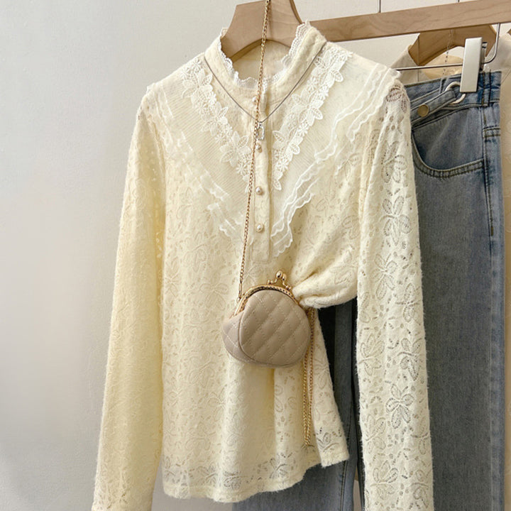 Dame blonde skjorte med elegant krave og dekorative knapper Stilla