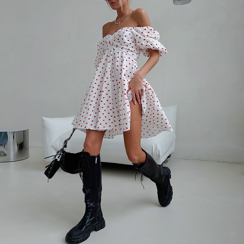 Dame Off-Shoulder Minikjole med puffærmer og flæsedetaljer Stilla