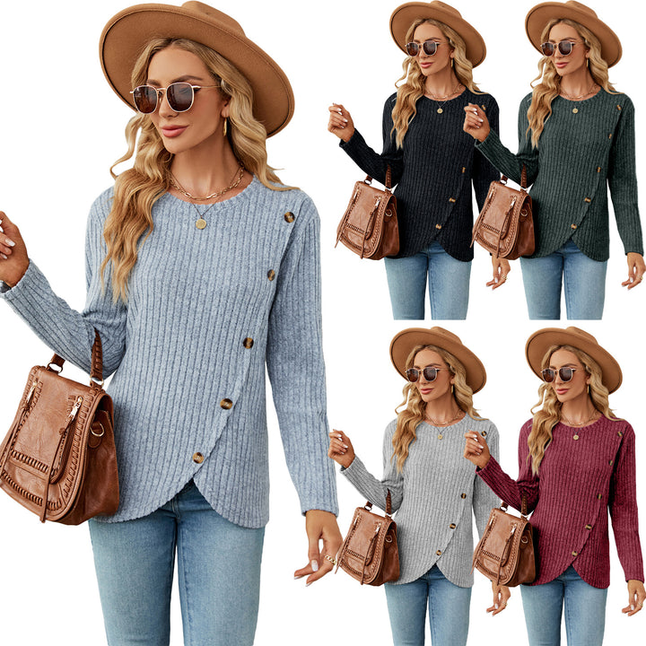 Dame strikpullover med asymmetrisk knapdesign og ribstruktur Stilla