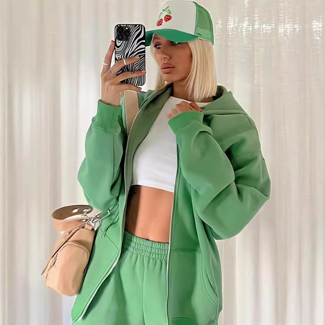 Kvinders afslappet fritidssæt med moderne oversized hoodie og løse bukser