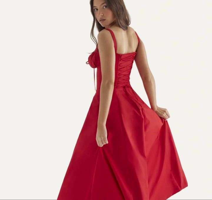 Dame maxikjole med raffineret bustier-overdel og elegant ben-slids Stilla