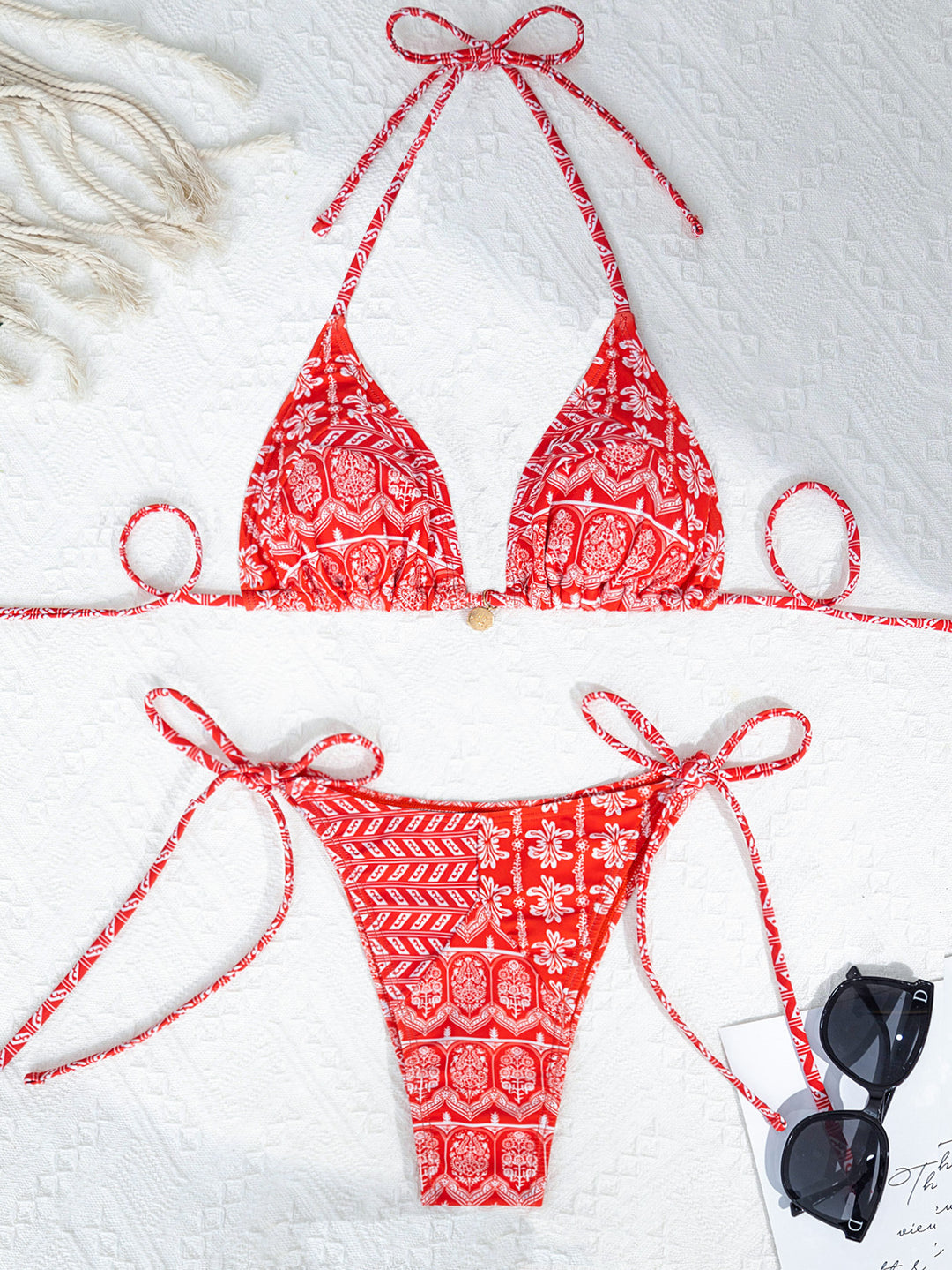Dame trekante bikini med moderne bindebånd og slidstærkt stof Skovae