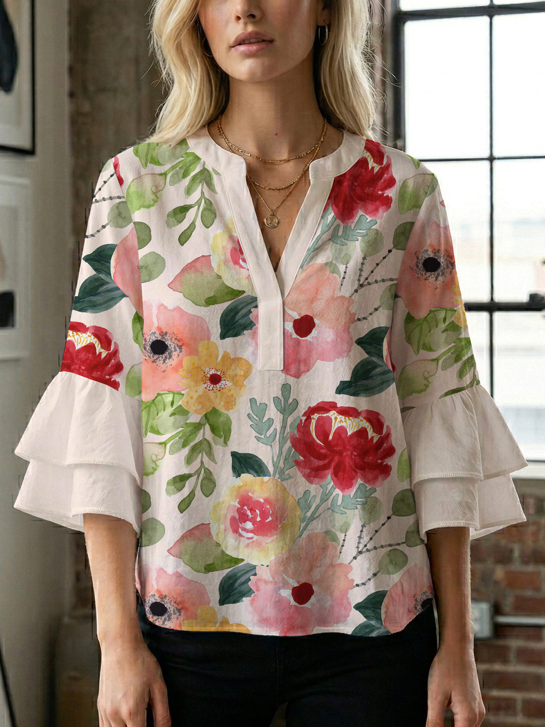 Damebluse med voluminøse rynkede ærmer og blomstertryk Skovae