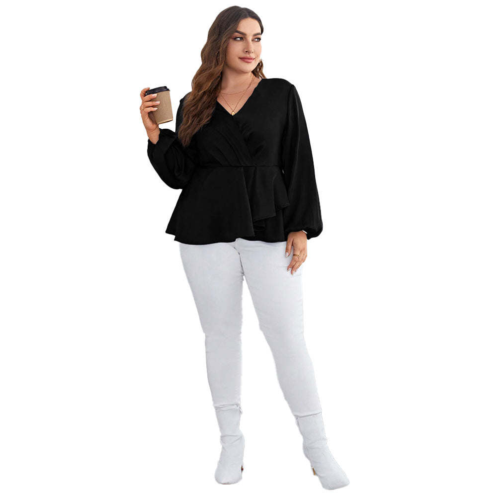 Damer elegant indpakningsbluse med ruffle detaljer og V-halsudskæring Stilla