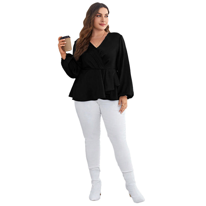 Damer elegant indpakningsbluse med ruffle detaljer og V-halsudskæring Stilla