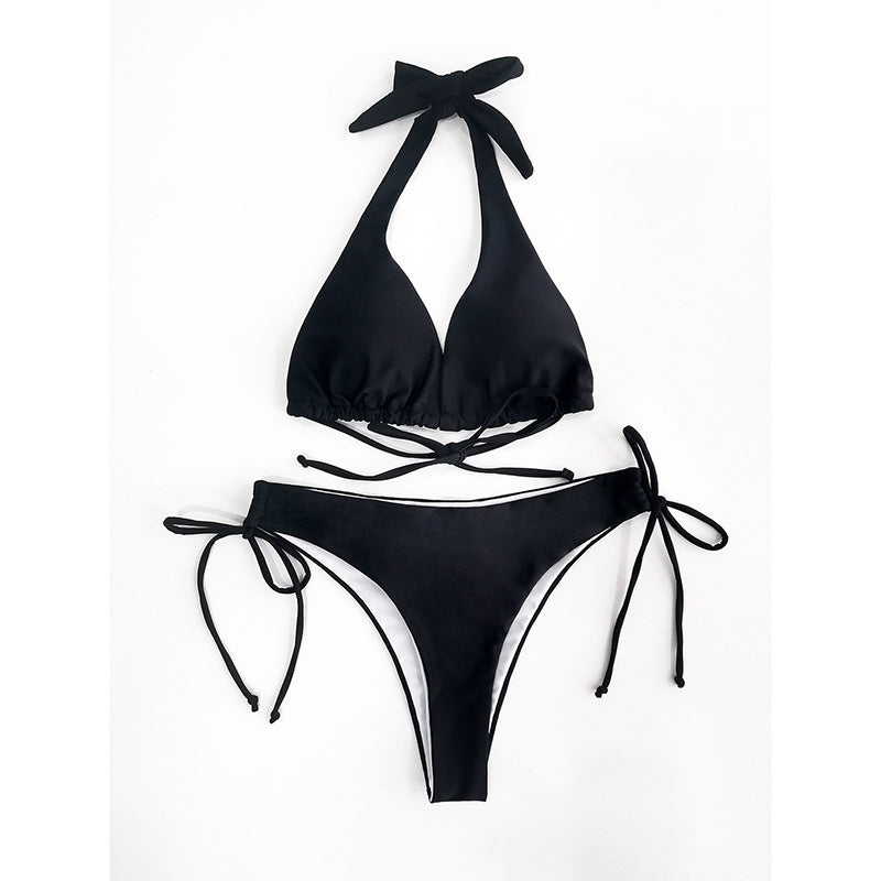 Dame triangel-bikini med raffinerede bindebånd og dyb udskæring Stilla