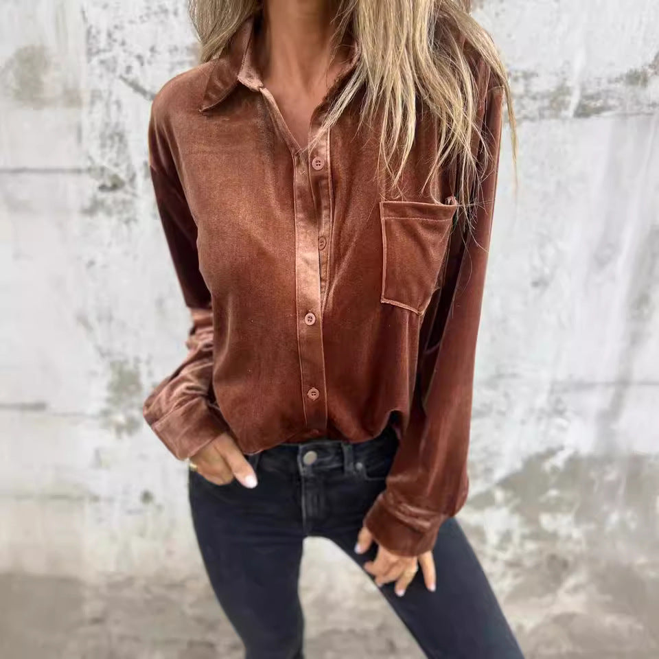 Dame Elegant Samt-Bluse med knaplukning og brystlomme Stilla