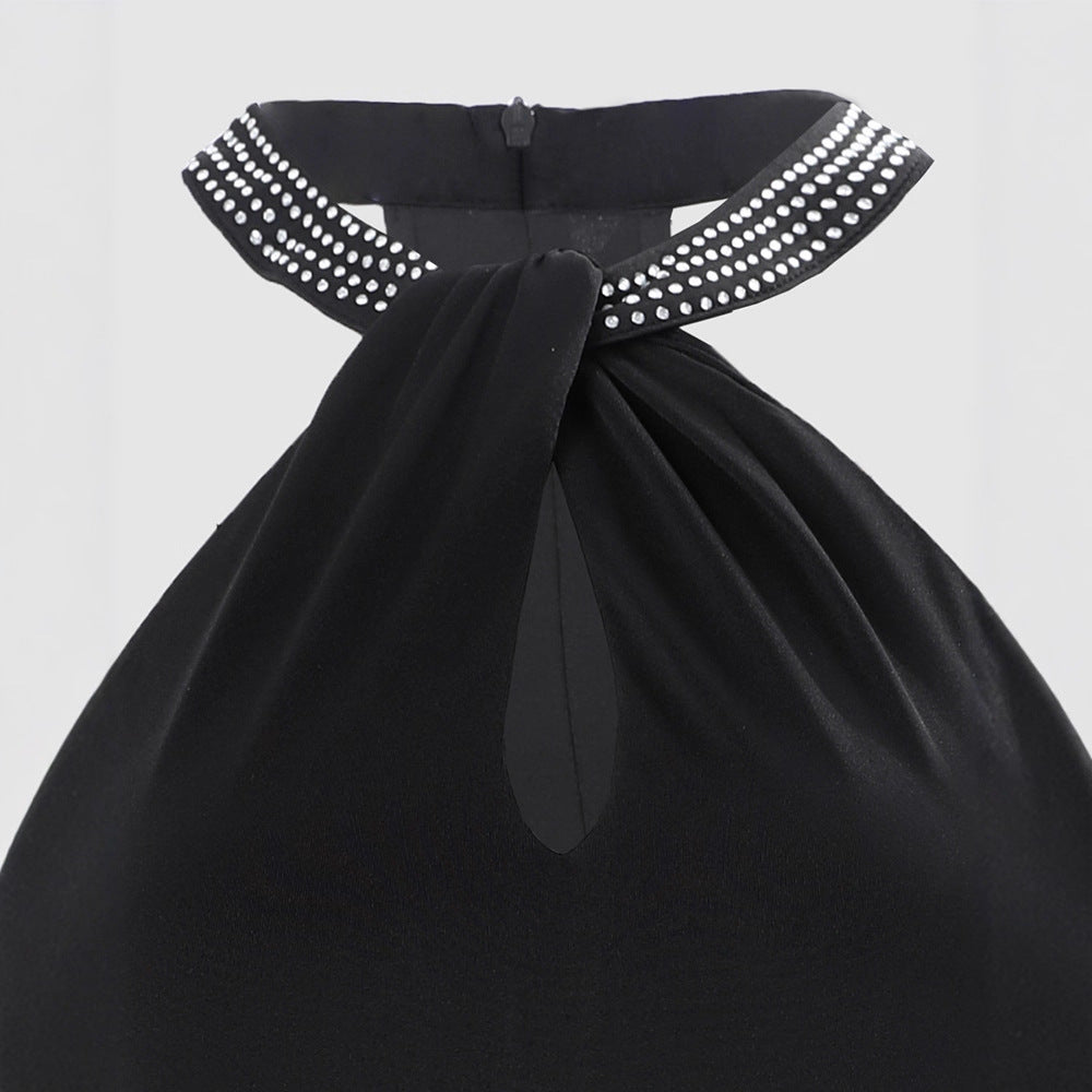 Dame glamourøs aftenkjole med chiffon-snit og glitrende halsområde Skovae