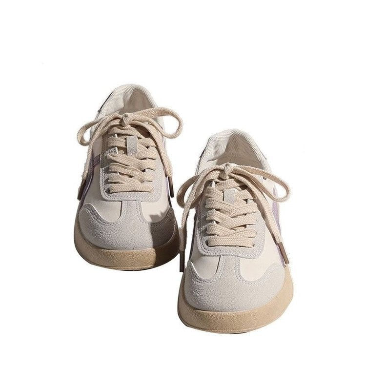 Dame livsstil sneakers med åndbart mesh-overflade og fashionable accenter Stilla
