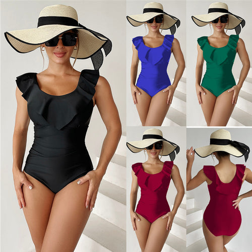 Dame one-piece badedragt med voluminøse flæser og elegant snit Stilla