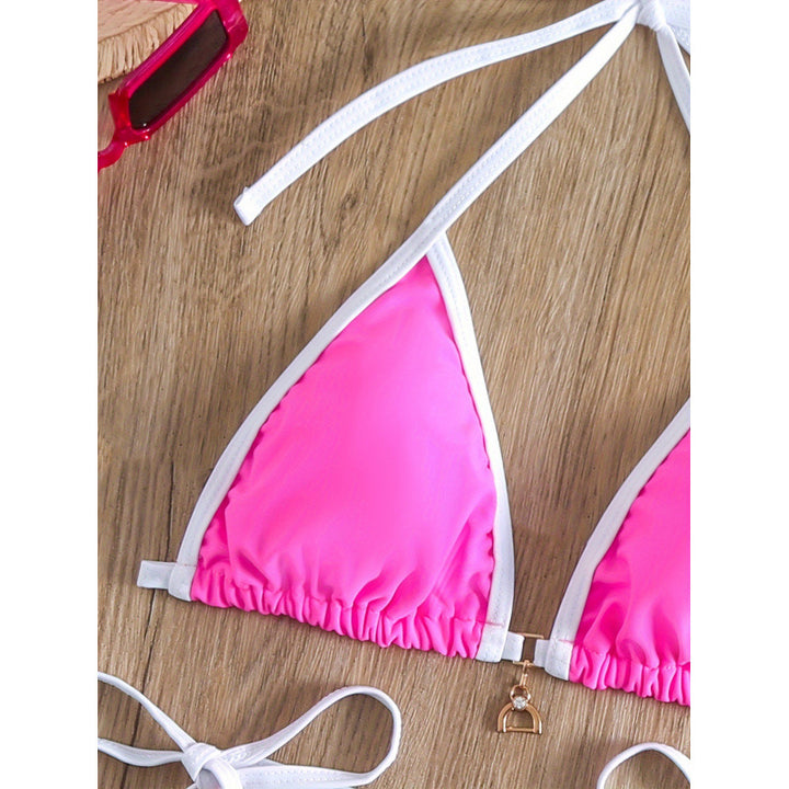 Damer triangelt bikini med legende snore detaljer og moderigtigt charm Skovae