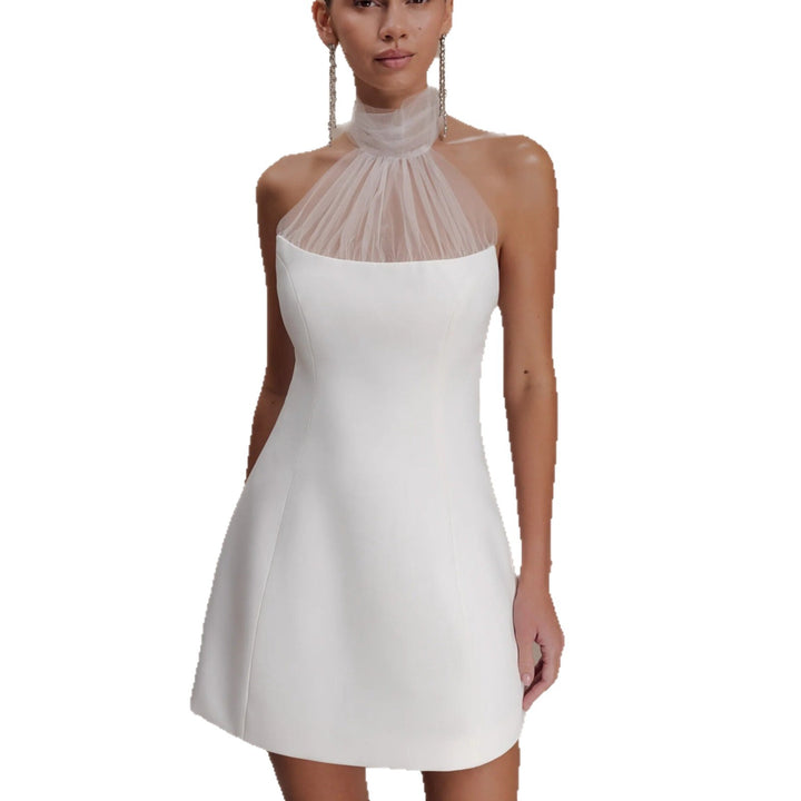 Dame Elegant minikjole med chiffon-halsdetalje og tætsiddende snit Skovae