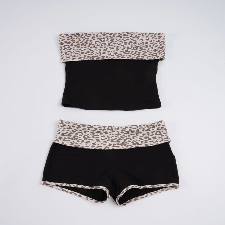 Dame bandeau bikini sæt med moderigtigt leopardmønster og behagelige shorts Skovae