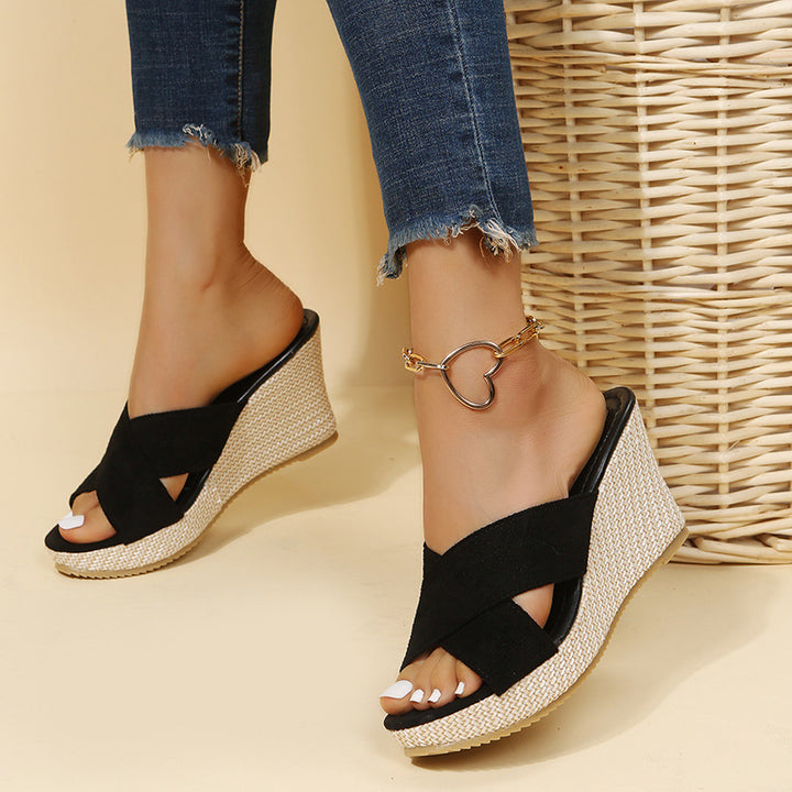 Dame Wedge-sandaler med elegant krydsrem og let fodseng Stilla