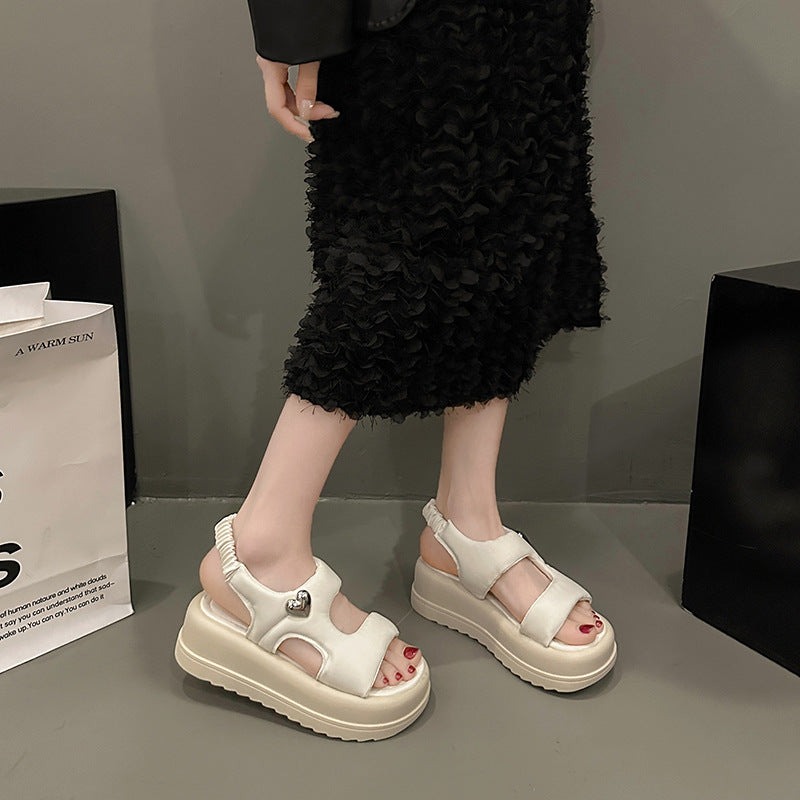 Dame Sporty Plateau-Sandaler med fleksible remme og mode hjerteaccent Stilla